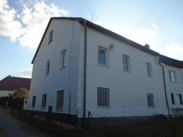 Červená Lhota – tvrz