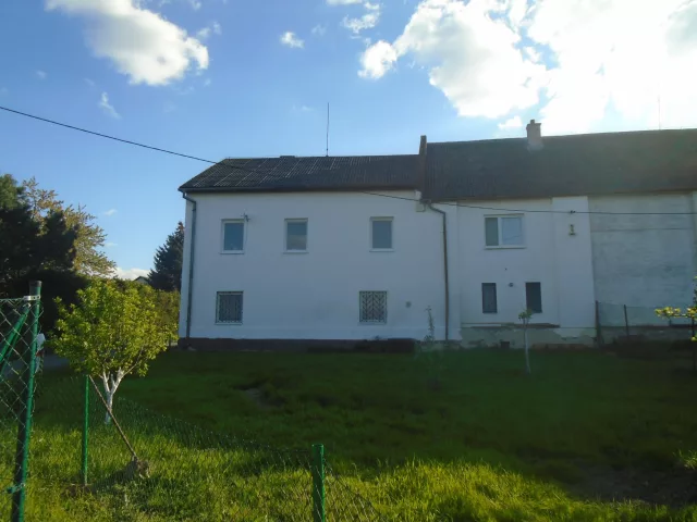 Červená Lhota – tvrz