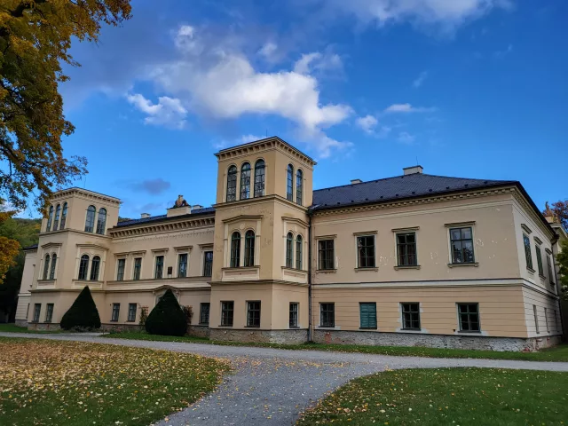 Čechy pod Kosířem – tvrz, zámek