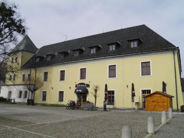 Velká Bystřice – tvrz, zámek
