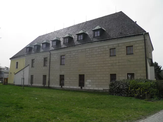 Velká Bystřice – tvrz, zámek