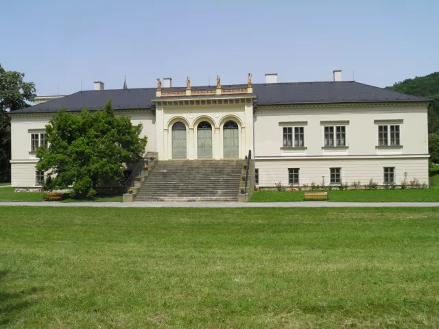 Čechy pod Kosířem – tvrz, zámek