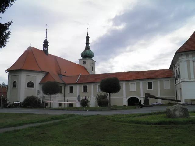 Konice – tvrz, zámek