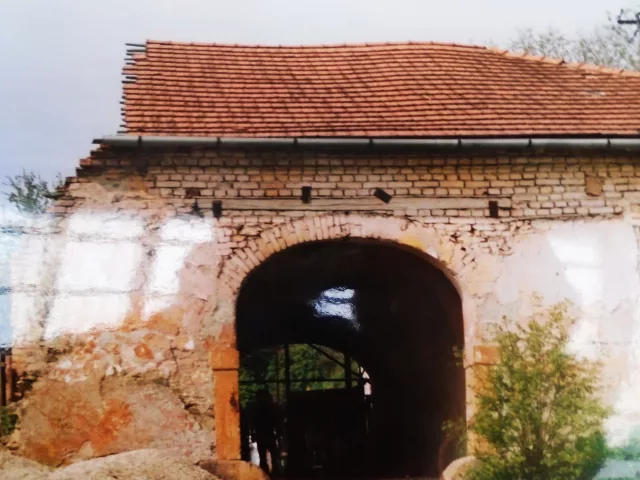 Ludéřov – tvrz, zámek