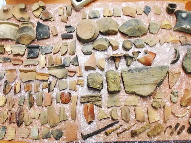 Ludéřov – tvrz, zámek