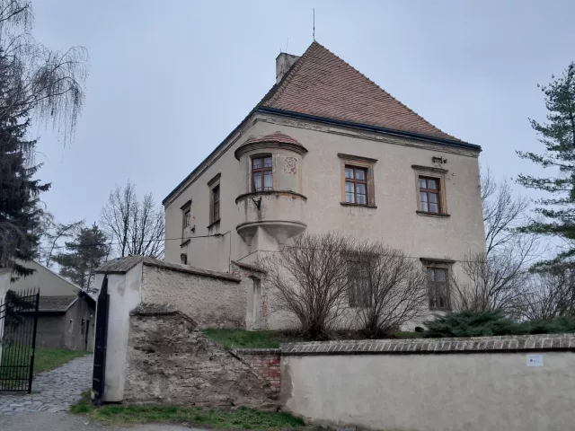 Unčovice – tvrz