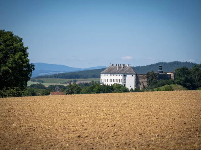 Úsov – hrad, zámek