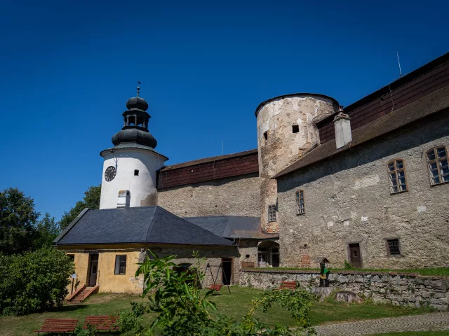 Úsov – hrad, zámek