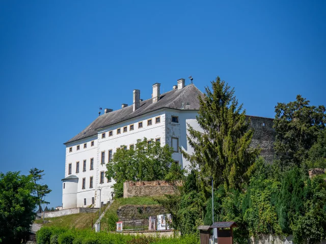 Úsov – hrad, zámek