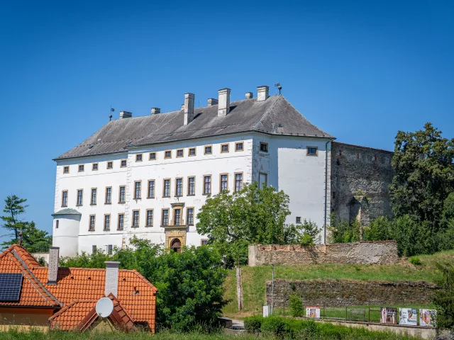 Úsov – hrad, zámek