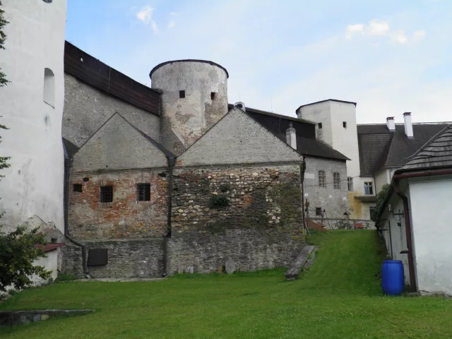 Úsov – hrad, zámek