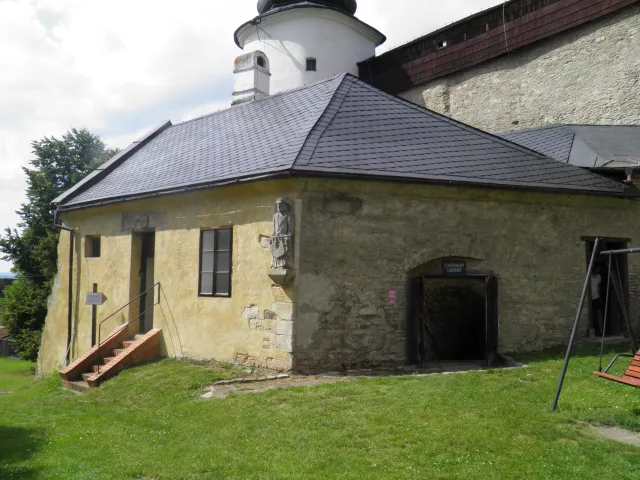 Úsov – hrad, zámek