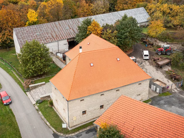 Ludéřov – tvrz, zámek