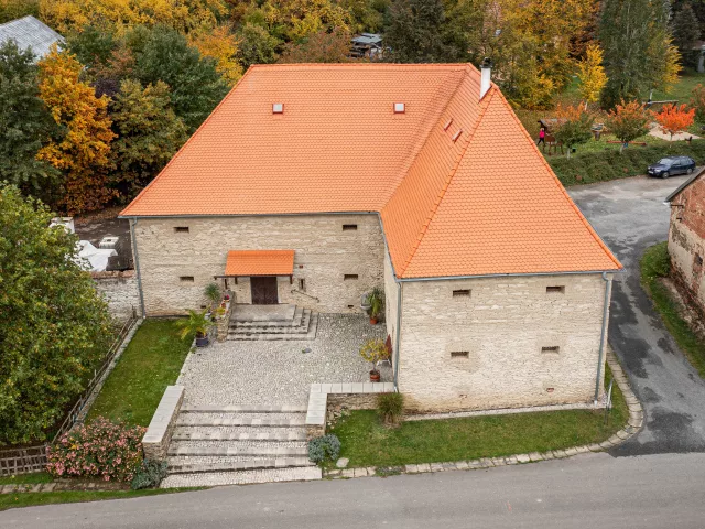 Ludéřov – tvrz, zámek