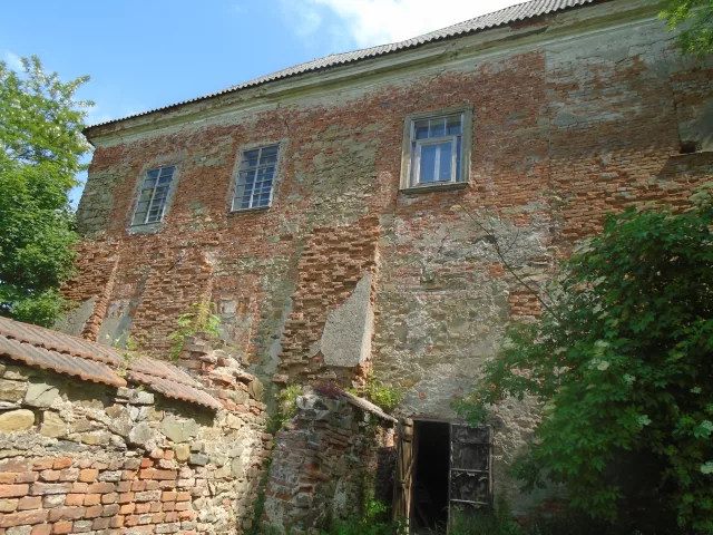 Doubravice – tvrz, zámek