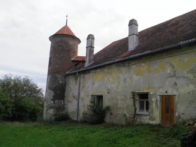 Ptení – tvrz, zámek