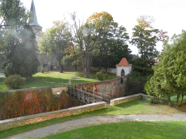 Tovačov – tvrz, zámek