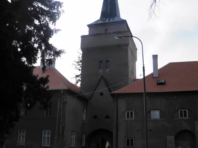 Tovačov – tvrz, zámek