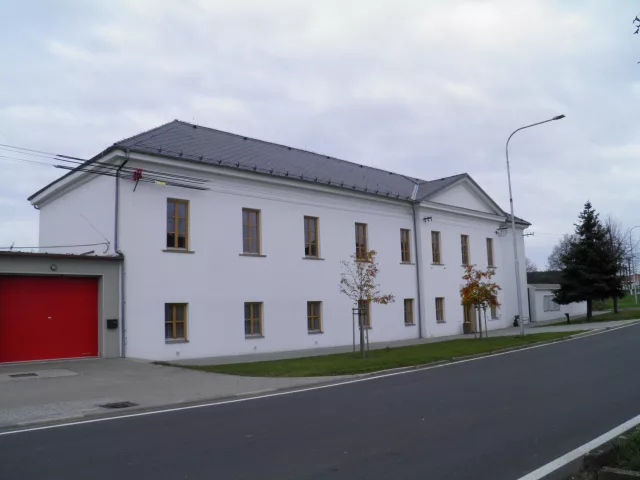 Hluchov – tvrz