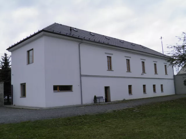Hluchov – tvrz