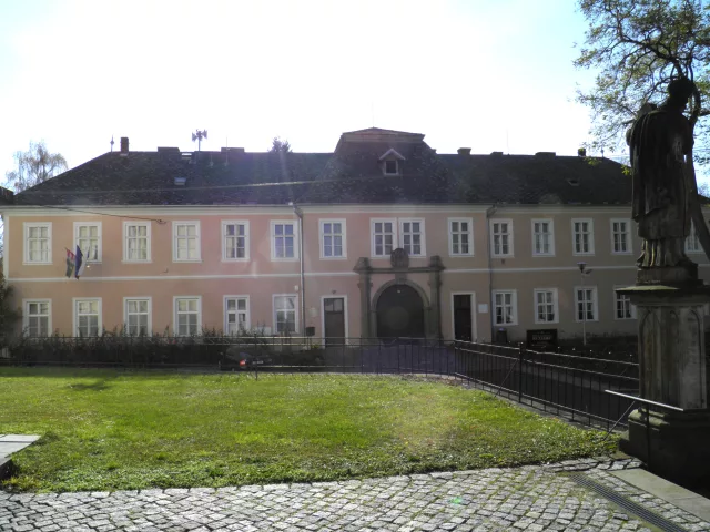 Velký Týnec – zámek