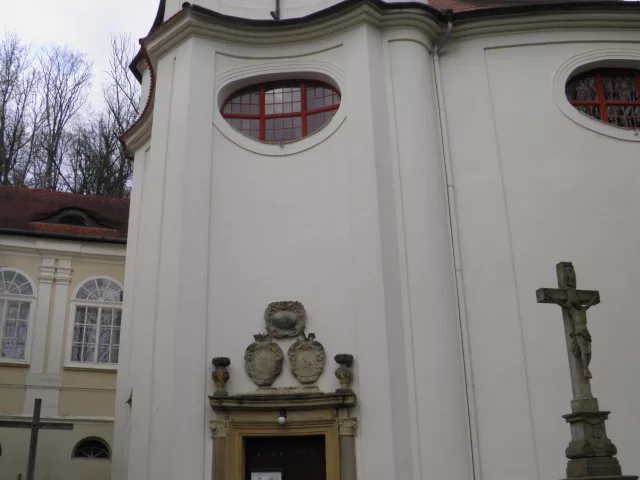 Jesenec – tvrz, zámek