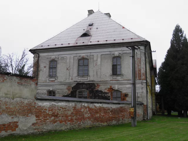 Žerotín – tvrz, zámek