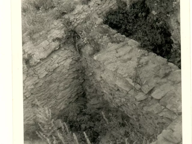 Ludéřov – tvrz, zámek