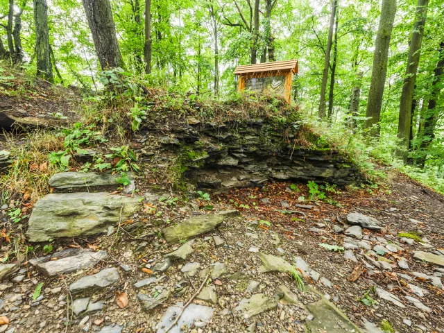 Hluboký – hrad