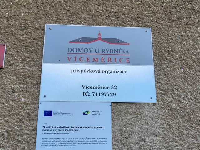 Víceměřice – tvrz, zámek
