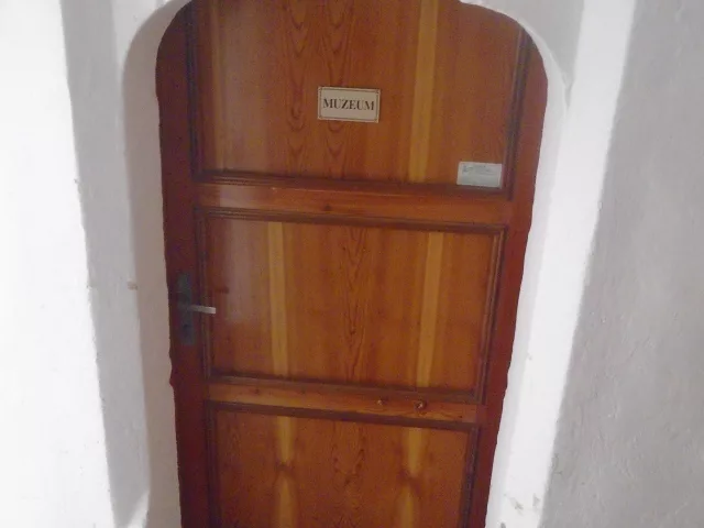 Tršice – tvrz, zámek